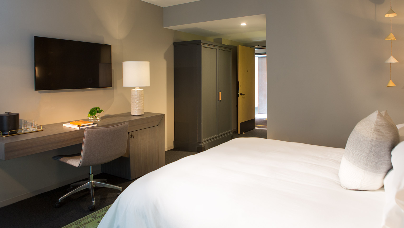 everly hotel accessible accommodations