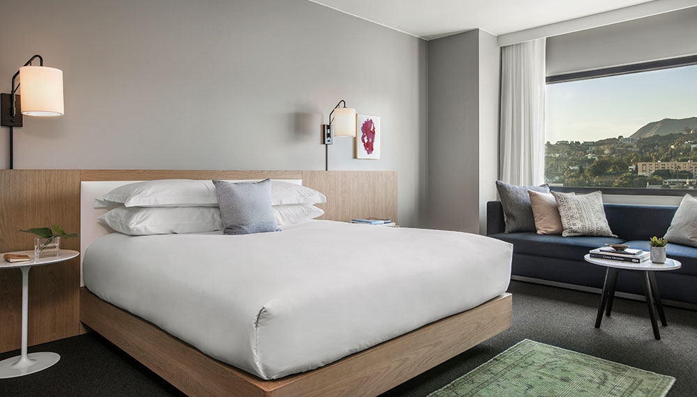 Kimpton Everly Guestroom with view of Hollywood