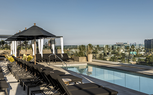 cocktail rooftop hollywood everly